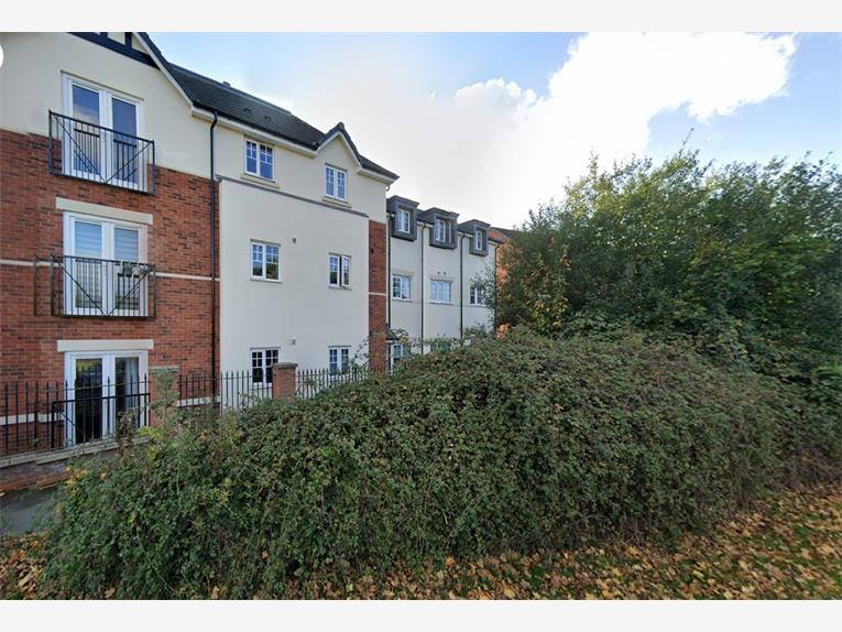 9 Roundthorn Close