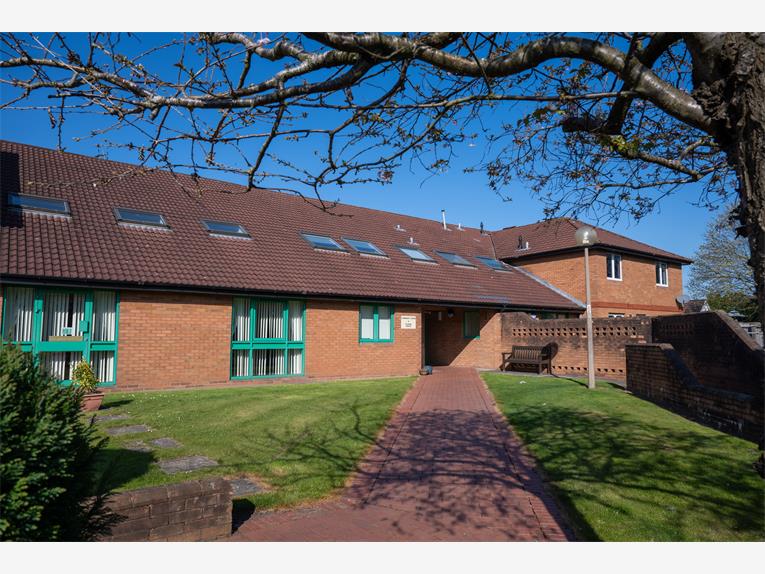 28  Walton Court